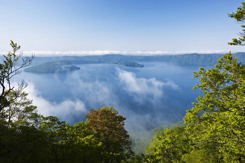 无人,公园,横图,全景,俯视,室外,白天,旅游,度假,湖,湖泊,美景,山,山脉,树林,水,天际线,植物,秋田县,日本,亚洲,阴影,反射,影子,地平线,湖面,景观,山峰,水流,水面,辽阔,地面,山峦,娱乐,树,树木,蓝色,绿色,蓝天,天空,自然,湖水,群山,天,享受,休闲,景色,放松,生长,晴朗,成长,一望无际,自然风光,延伸,东亚,本州,万里无云,本州岛,日本国,秋田,天地相交,岩手,岩手县,青森,青森县,东北地方,十和田湖,十和田八幡平国立公园,晴空,晴空万里,彩图,高角度拍摄