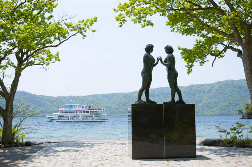 东方人,无人,两个人,站,横图,室外,白天,正面,旅游,度假,美景,树林,植物,雕塑,日本,亚洲,艺术,装饰,雕刻,雕像,景观,黄种人,娱乐,相视,树,树木,绿色,自然,工艺品,站着,享受,休闲,面对面,景色,放松,生长,成长,纪念,对视,美术,自然风光,主题,相对,陈列,东亚,本州,相看,本州岛,日本国,青森,青森县,东北地方,功能,美学,年轻女性,女人,女性,亚洲人,站立,彩图,全身