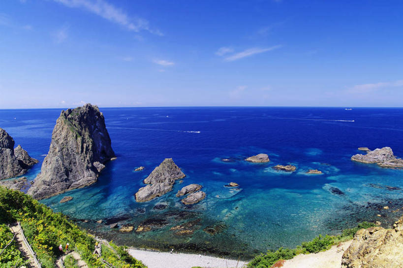 无人,横图,俯视,室外,白天,旅游,度假,海浪,海洋,礁石,石头,美景,北海道,日本,亚洲,石子,景观,浪花,水平线,云,云朵,辽阔,海平线,云彩,娱乐,蓝色,白云,蓝天,天空,自然,海水,天,享受,休闲,广阔,景色,放松,晴朗,一望无际,自然风光,海景,东亚,日本国,北海道地方,北海道岛,无边无际,一马平川,大海,风浪,海,海水的波动,礁,近岸浪,石块,岩石,涌浪,晴空,彩图,高角度拍摄,水天相接,水天一线