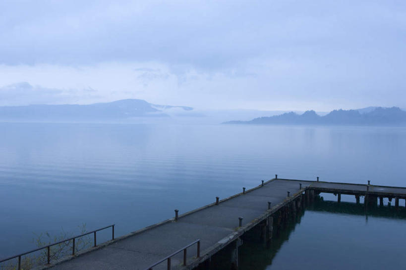 无人,栏杆,横图,室外,白天,正面,旅游,度假,湖,湖泊,美景,山,山脉,水,日本,亚洲,木板,湖面,景观,山峰,水流,水面,围栏,桥,木桥,山峦,娱乐,护栏,栈桥,自然,湖水,群山,享受,休闲,景色,放松,人行桥,木板桥,自然风光,东亚,本州,本州岛,日本国,青森,青森县,东北地方,十和田市,十和田,彩图
