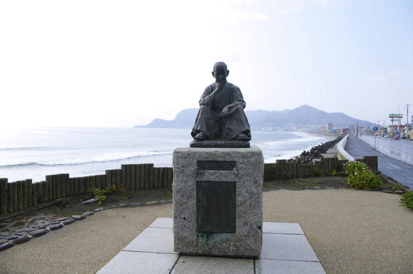 无人,栏杆,横图,室外,白天,正面,旅游,度假,海浪,海洋,美景,雕塑,北海道,日本,亚洲,一座,艺术,装饰,雕刻,雕像,景观,浪花,围栏,娱乐,护栏,石雕,蓝色,蓝天,天空,自然,海水,工艺品,天,享受,休闲,景色,放松,纪念,美术,自然风光,主题,陈列,海景,东亚,日本国,北海道地方,北海道岛,功能,美学,大海,风浪,海,海水的波动,近岸浪,涌浪,彩图