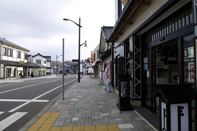 无人,家,横图,室外,白天,正面,度假,美景,城市风光,城市,道路,路,路灯,公路,照明,北海道,日本,亚洲,房屋,屋子,景观,云,云朵,灯光,交通,云彩,娱乐,楼房,住宅,灯,蓝色,白云,蓝天,天空,天,享受,休闲,景色,放松,照亮,照明设备,东亚,日本国,北海道地方,北海道岛,马路,彩图,房子