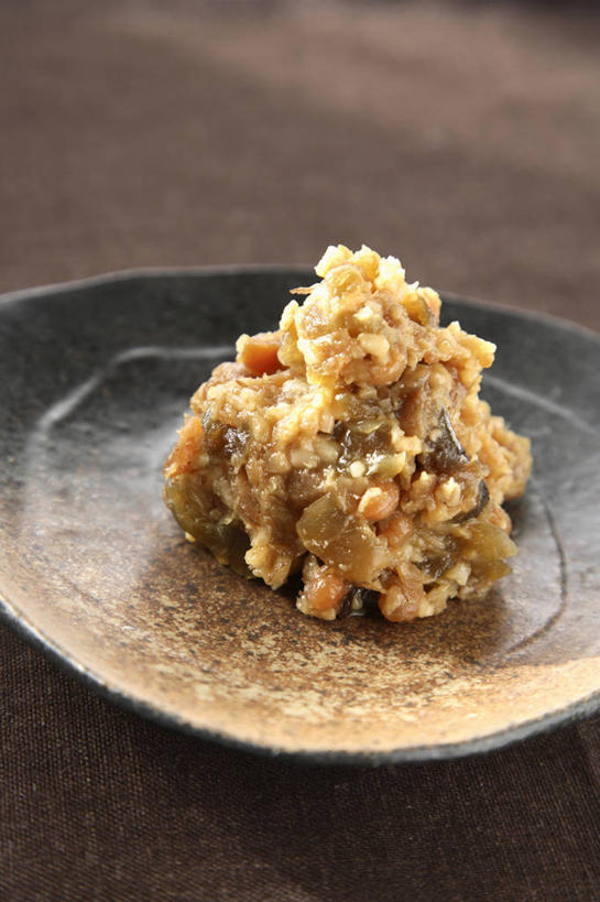 米饭,无人,竖图,俯视,室内,特写,白天,烹饪,餐桌,桌子,餐具,一堆,阴影,堆叠,堆积,反射,碟子,盘,影子,日本料理,味增汤,料理,食品,饭,菜肴,美食,食物,一个,黄色,盘子,碟,日式料理,日式,佳肴,单个,餐台,堆,五谷,彩图,高角度拍摄