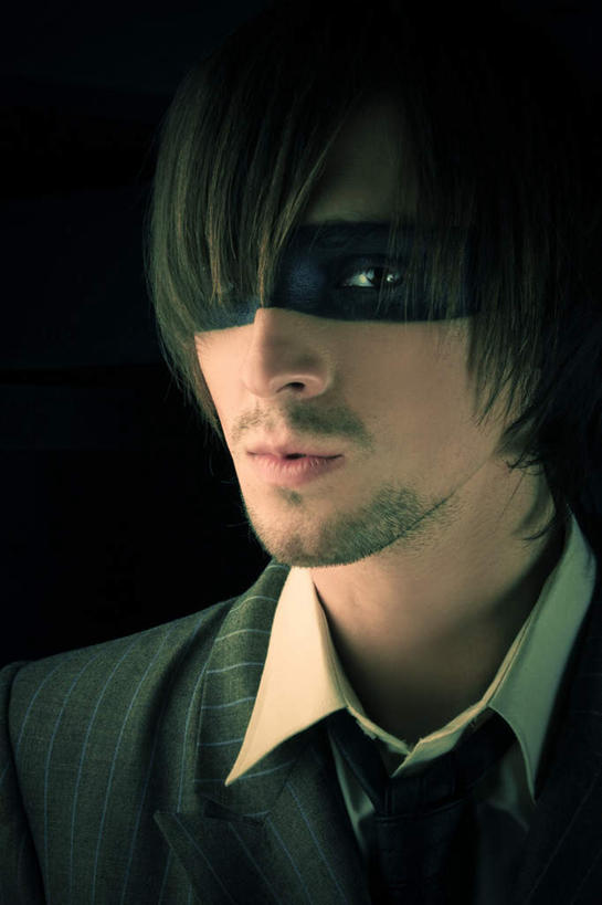 西方人,脸,头,眼睛,鼻子,嘴,耳朵,脸颊,眉毛,睫毛,胡须,一个人,站,竖图,室内,白天,正面,衬衫,西装,欧洲,欧洲人,瞳孔,仅一个男性,仅一个人,阴影,套装,正装,节日,庆祝,反射,彩绘,影子,领带,注视,职业装,文化,仅一个年轻男性,观察,看,站着,庆典,眼部,观看,纪念,察看,关注,男人,男性,年轻男性,白种人,头部,胡子,小胡子,鼻,鼻孔,耳,耳部,睫,口,口腔,脸部,脸蛋,眉,面部,眼,眼睫毛,眼眉,嘴巴,嘴唇,站立,半身,彩图,衬衣,眼眉毛