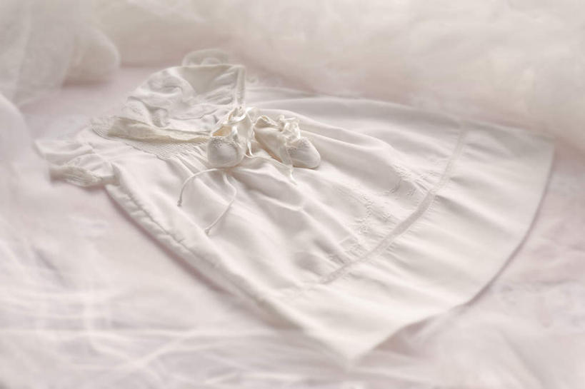 无人,新娘,横图,俯视,室内,白天,婚纱,鞋,婚礼,快乐,鞋子,庆祝,皮革,结婚,白色,拖鞋,一件,喜庆,纪念,卫生,纯真,洁净,光明,恬静,中间色,朴素,清白,彩图,高角度拍摄,婚礼服,礼服,高兴