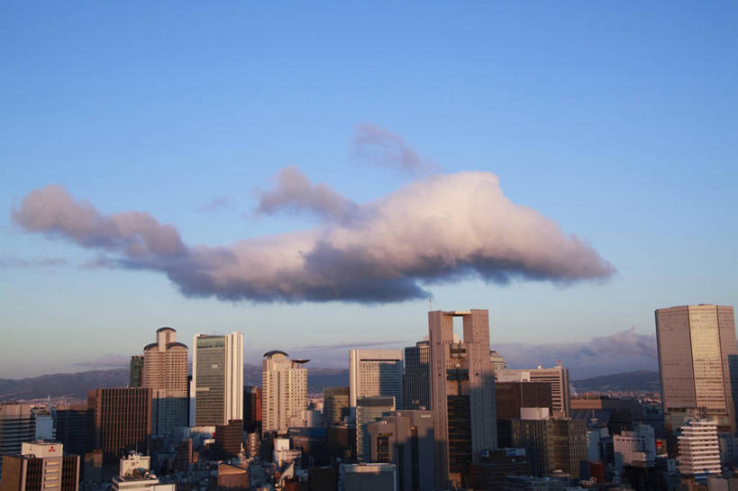 无人,高楼大厦,横图,全景,室外,白天,正面,度假,美景,天际线,城市风光,标志建筑,城市,大厦,地标,建筑,摩天大楼,日本,亚洲,阴影,光线,影子,景观,云,云朵,建筑群,云彩,娱乐,建设,蓝色,白云,蓝天,天空,阳光,天,享受,休闲,景色,放松,大阪,晴朗,东亚,本州,大阪府,本州岛,日本国,近畿地方,近畿,北区,晴空,彩图,大楼,高层建筑,高楼,摩天楼,梅田蓝天大厦,梅田空中庭园