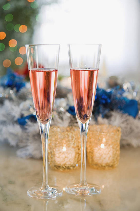 葡萄酒,无人,竖图,室内,特写,白天,正面,奢侈,快乐,植物,杯子,蜡烛,圣诞节,阴影,节日,朦胧,模糊,庆祝,光线,高脚杯,火焰,影子,烛光,灯光,圣诞树,两杯,浪漫,燃烧,文化,玻璃制品,酒,树,树木,饮料,绿色,自然,酒杯,香槟,点燃,庆典,诱惑,生长,成长,纪念,香槟杯,气泡酒,起泡酒,汽酒,玻璃杯,彩图,高兴,欢笑
