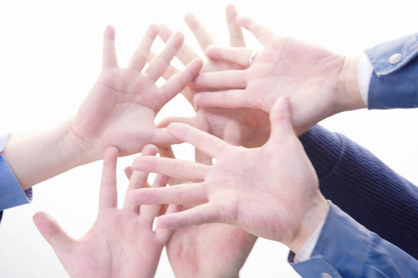 东方人,手,同事,商务人士,商务男性,横图,室内,特写,白天,白色背景,正面,衬衫,成功,合作,团队,集体,信心,亚洲,阴影,套装,反射,影子,许多人,黄种人,鼓励,纽扣,队伍,加油,一群人,手部,搭,打气,摄影,影棚,钮扣,领导,张开五指,成就,搭着,鼓舞,商务装,合伙,领袖,工薪阶层,男人,男性,中年男性,亚洲人,白领,上班族,半身,彩图,影棚拍摄,衬衣,拍摄,袖扣,五指张开