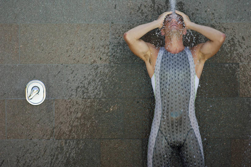 西方人,一个人,运动员,站,闭眼,摸,横图,室内,白天,正面,泳装,洗澡,卫生间,浴室,欧洲,欧洲人,仅一个男性,仅一个人,抚摸,飞溅,溅,液体,水滴,干净,花洒,莲蓬头,水珠,仅一个年轻男性,清洁,站着,享受,健康,放松,保健,卫生,喷洒,游泳运动员,连体泳衣,喷雾头,泡汤,男人,男性,年轻男性,白种人,淋浴房,体育运动员,运动选手,闭眼睛,闭着眼,闭着眼睛,触摸,接触,抬头,仰头,站立,半身,彩图,泳衣,沐浴,冲凉房,沐浴间,沐浴室