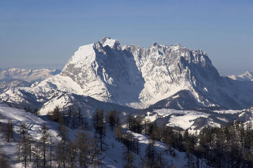 无人,横图,室外,白天,正面,旅游,度假,石头,美景,森林,山,树林,雪,雪山,植物,大雪,奥地利,欧洲,阴影,光线,石子,影子,冰,积雪,景观,山顶,山峰,雪景,冬季,冬天,山峦,娱乐,树,树木,蓝色,绿色,蓝天,天空,阳光,自然,天,享受,休闲,景色,放松,寒冷,生长,晴朗,成长,冰冷,自然风光,中欧,沉积岩,万里无云,严寒,奥地利共和国,蒂罗尔,蒂罗尔州,冰凉,酷寒,凛冽,凛凛,极冷,颠峰,极峰,水成岩,石块,岩石,晴空,晴空万里,彩图