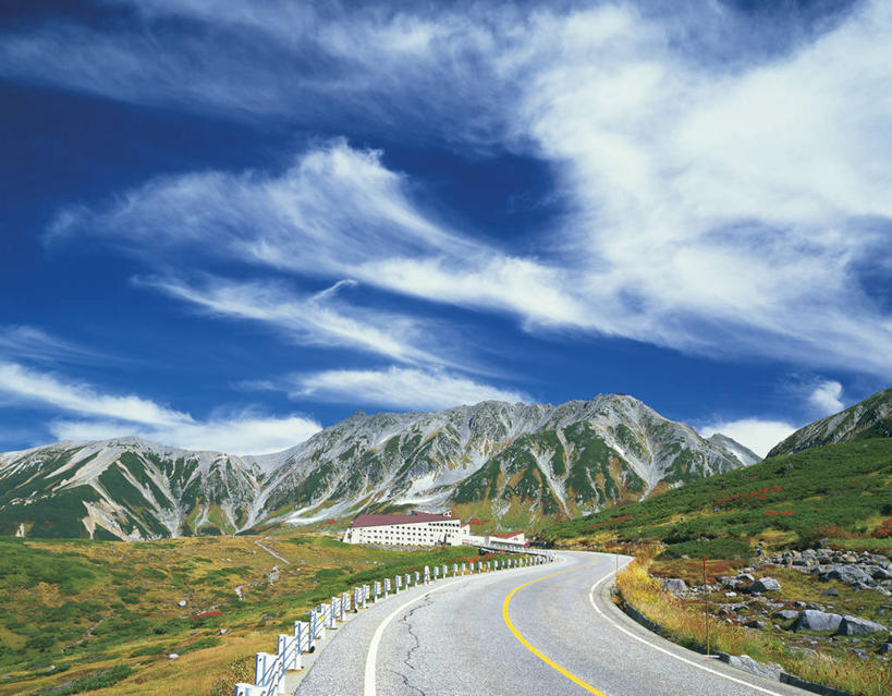 无人,横图,室外,白天,正面,旅游,度假,石头,美景,山,山脉,峡谷,道路,路,公路,富山县,日本,亚洲,阴影,曲折,弯曲,光线,纹路,石子,纹理,影子,景观,山峰,云,云朵,分界线,停车线,交通,山谷,山峦,云彩,娱乐,蓝色,白云,蓝天,天空,阳光,自然,群山,天,享受,休闲,景色,放松,蜿蜒,晴朗,车行道,车行道分界线,连绵,绵延,岩层,自然风光,标线,山岭,东亚,车行线,本州,肌理,本州岛,日本国,中部地方,富山,联贯,石块,岩石,晴空,马路,彩图