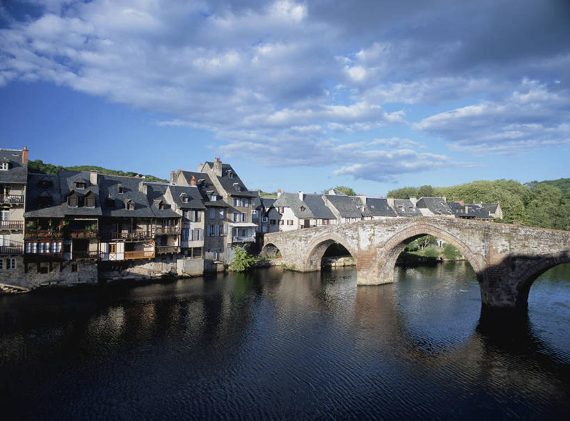 无人,家,横图,室外,白天,正面,旅游,度假,河流,美景,水,植物,桥梁,法国,欧洲,阴影,波纹,光线,影子,房屋,屋子,河水,景观,水流,云,云朵,公寓,桥,涟漪,云彩,娱乐,石桥,洋房,楼房,拱桥,住宅,树,树木,蓝色,绿色,白云,倒影,蓝天,水纹,天空,阳光,自然,波浪,天,享受,休闲,景色,放松,拱形,生长,晴朗,成长,人行桥,石拱桥,倒映,西欧,法兰西,自然风光,法兰西共和国,水晕,法兰西第五共和国,反照,南部.比利牛斯,阿韦龙省,南部.比利牛斯大区,晴空,彩图,房子