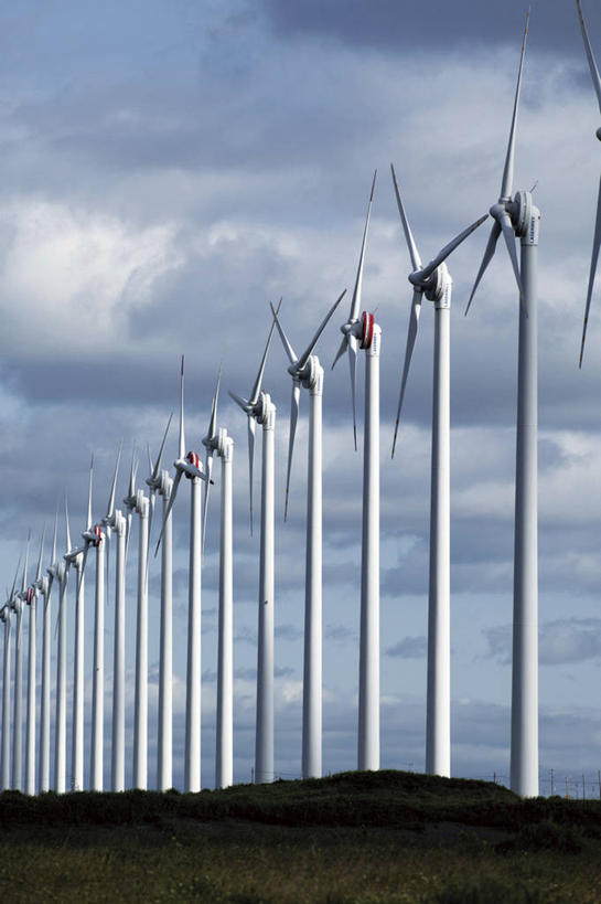 无人,竖图,室外,白天,正面,旅游,度假,农业,风能,风力发电机,草地,草坪,美景,植物,风车,北海道,日本,亚洲,一排,许多,阴影,环保,整齐,电力,光线,影子,景观,云,云朵,很多,云彩,娱乐,设备,草,排列,蓝色,绿色,白云,蓝天,天空,阳光,自然,天,享受,休闲,发电,机械,景色,放松,工业,能源,晴朗,资源,风力机,队列,自然风光,利用,低碳,东亚,日本国,北海道地方,北海道岛,风力发电,风力涡轮机,晴空,彩图,振兴局,幌延町,天盐郡,宗谷综合振兴局