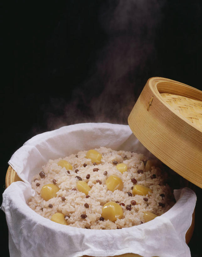 蒸笼,无人,竖图,俯视,室内,特写,白天,烹饪,雾,厨具,沸腾,黑色背景,竹制,朦胧,模糊,蒸汽,板栗,谷类,谷物,栗子,日本料理,料理,食品,坚果,毛栗子,水蒸气,雾气,米,大米,菜肴,美食,食物,一个,日式料理,日式,摄影,佳肴,影棚,单个,气体,竹制品,笼屉,烹饪用具,蒸发,毛栗,栗果,栗楔,烹调用具,烹调,彩图,高角度拍摄,影棚拍摄,拍摄,红米