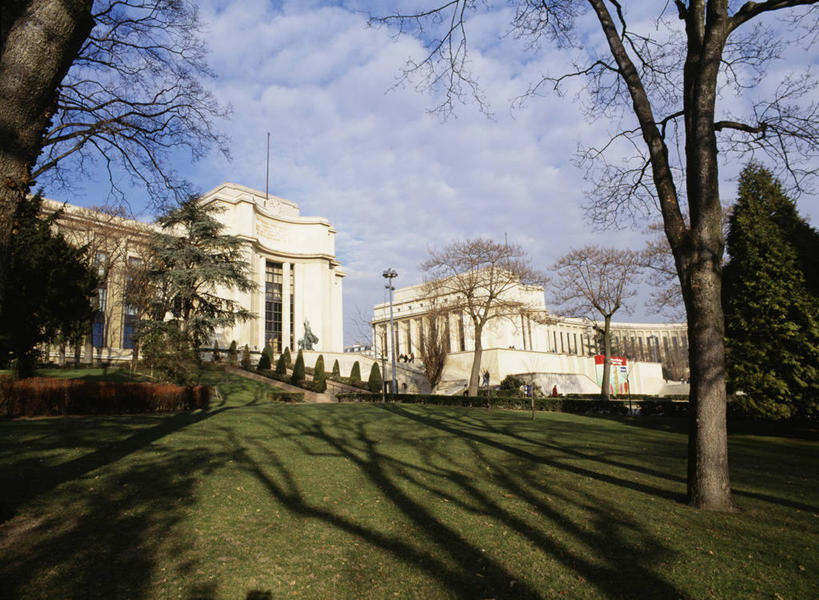 无人,宫殿,横图,室外,白天,正面,旅游,度假,草地,草坪,树林,植物,标志建筑,地标,建筑,法国,巴黎,欧洲,阴影,光线,影子,云,云朵,首都,云彩,娱乐,建设,草,树,树木,蓝色,绿色,白云,蓝天,天空,阳光,自然,天,享受,休闲,旅游胜地,放松,生长,晴朗,成长,宫廷,西欧,法兰西,法兰西共和国,法兰西第五共和国,王宫,法兰西岛,法兰西岛大区,夏乐宫,夏悠宫,夏约宫,晴空,彩图,皇宫,巴黎省,巴黎市