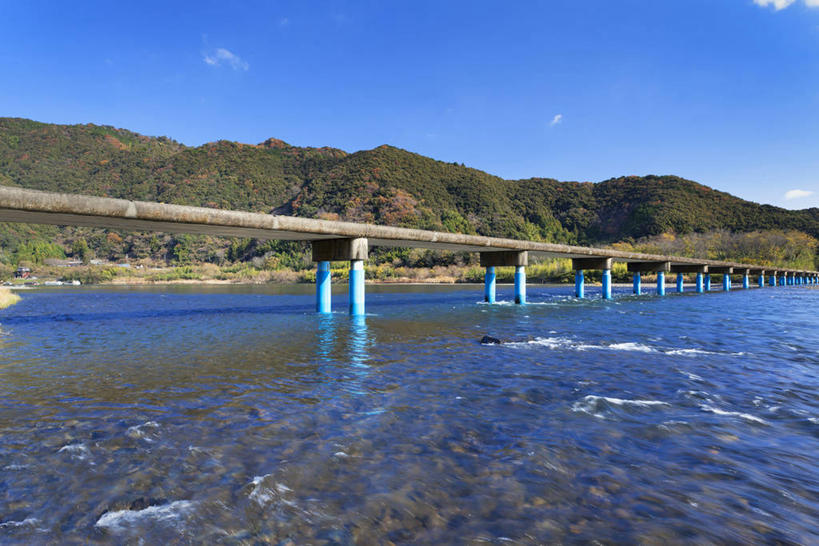 无人,横图,室外,白天,正面,旅游,度假,河流,美景,山,山脉,水,植物,大桥,桥梁,日本,亚洲,阴影,波纹,光线,影子,河水,景观,山峰,水流,云,云朵,斜拉桥,桥,涟漪,山峦,云彩,娱乐,树,树木,蓝色,绿色,白云,倒影,蓝天,水纹,天空,阳光,自然,波浪,群山,天,享受,休闲,景色,放松,生长,晴朗,成长,倒映,自然风光,东亚,高知,日本国,高知县,水晕,四国地方,四国,四国岛,反照,斜张桥,晴空,彩图,四万十川,四万十市