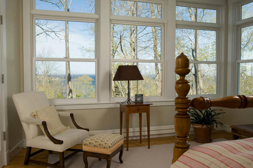 无人,家,客厅,横图,室内,白天,正面,植物,别墅,窗户,床,柜子,家具,靠垫,沙发,卧室,装修,建筑,照明,欧式,阴影,装饰,光线,盆栽,影子,房屋,双人床,屋子,云,云朵,公寓,灯光,床单,靠枕,盆景,豪华,云彩,被子,建设,现代,装潢,洋房,楼房,玻璃窗,住宅,灯,树,树木,蓝色,绿色,白云,蓝天,天空,阳光,自然,床头柜,灯具,垫子,室内装潢,枕头,天,生长,晴朗,成长,样板房,明亮,照亮,起居室,舒适,被单,家居装潢,照明设备,储存,床头灯,房屋设计,地中海风格,古典风格,简约风格,布艺沙发,室内设计,宽敞,样板房装潢,客堂,储备,蕴藏,贮备,设计,晴空,彩图,房子,睡房,卧房,贮存