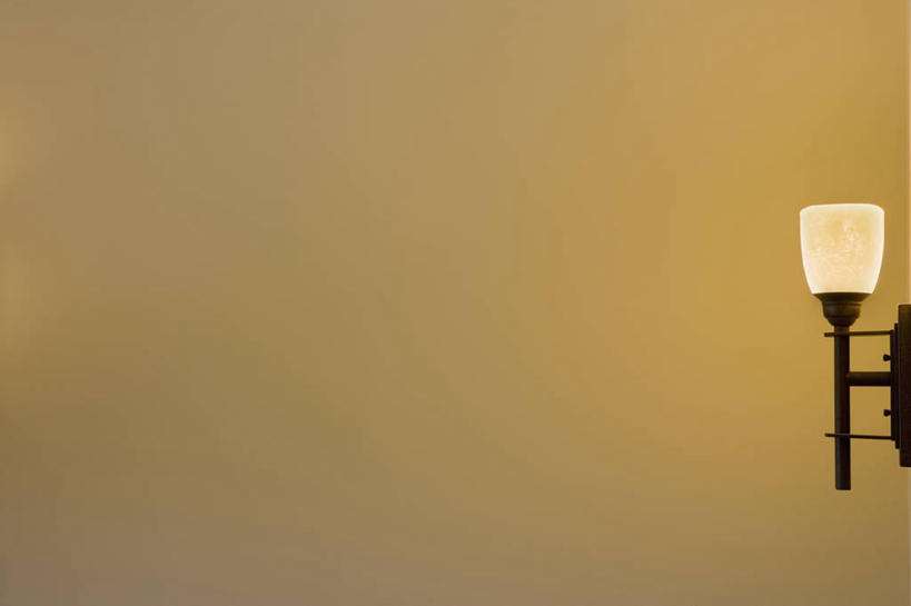 无人,横图,室内,特写,白天,正面,静物,照明,阴影,光线,壁灯,影子,墙,灯光,墙壁,墙面,灯,灯具,橙色,照亮,照明设备,彩图