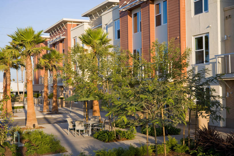 无人,家,横图,室外,白天,正面,植物,别墅,窗户,道路,路,棕榈树,叶子,美国,阴影,光线,影子,房屋,屋子,公寓,小路,绿叶,交通,洋房,楼房,玻璃窗,住宅,树,树木,蓝色,绿色,蓝天,天空,阳光,自然,天,嫩叶,生长,晴朗,成长,北美,北美洲,加利福尼亚,美洲,棕榈叶,加州,加利福尼亚州,万里无云,金州,黄金州,北亚美利加洲,亚美利加洲,文图拉县,奥克斯纳德,叶,叶片,晴空,晴空万里,棕树,棕榈,彩图,房子,美利坚合众国