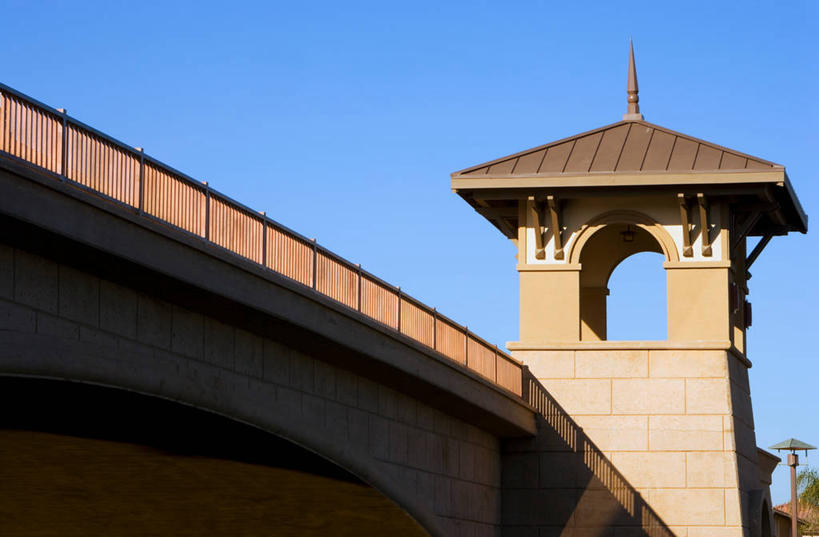 无人,横图,室外,白天,仰视,度假,美景,城市风光,城市,桥梁,美国,阴影,光线,影子,景观,塔,桥,娱乐,石桥,拱桥,一个,蓝色,蓝天,天空,阳光,天,享受,休闲,景色,放松,拱形,晴朗,单个,人行桥,石拱桥,北美,北美洲,加利福尼亚,美洲,加州,加利福尼亚州,万里无云,金州,黄金州,北亚美利加洲,亚美利加洲,文图拉县,奥克斯纳德,晴空,晴空万里,彩图,低角度拍摄,美利坚合众国