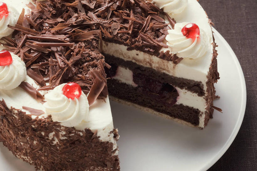 点心,无人,横图,俯视,室内,特写,白天,下午茶,桌面,桌子,樱桃,餐具,水果,阴影,新鲜,反射,木制,碟子,盘,影子,生食,食品,糖,糖果,甜点,甜品,果实,食物,糕点,一个,盘子,木制品,碟,甜食,奶油,巧克力,摄影,有机食品,绿色食品,影棚,单个,朱古力,黑巧克力,乳制品,激凌,克林姆,淇淋,樱珠,莺桃,英桃,楔桃,牛桃,荆桃,彩图,高角度拍摄,影棚拍摄,拍摄,蛋糕