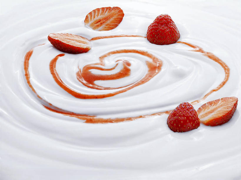 牛奶,无人,横图,俯视,室内,特写,白天,草莓,浆果,水果,新鲜,调料,酱料,酱汁,生食,佐料,食品,果实,漩涡,饮品,调味品,营养,调味料,酸奶,酱,食物,饮料,果酱,有机食品,绿色食品,旋涡,乳制品,奶,发酵,优格,优酪乳,果子酱,洋莓,水果皇后,红莓,地莓,彩图,高角度拍摄