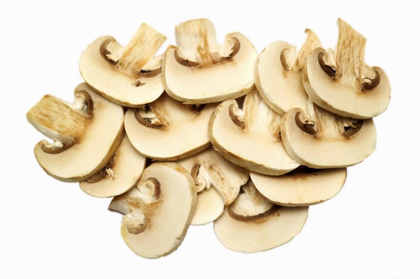 无人,横图,俯视,室内,特写,白天,白色背景,桌面,桌子,蔬菜,一堆,许多,切开,阴影,堆叠,堆积,新鲜,反射,木制,影子,菌菇,蘑菇,食品,菌类,食物,木制品,切,食用菌,摄影,有机食品,绿色食品,影棚,堆,剖面,切面,彩图,高角度拍摄,影棚拍摄,拍摄