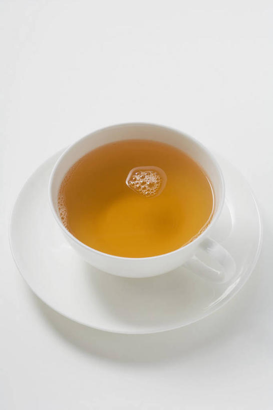 无人,竖图,俯视,室内,特写,白天,白色背景,幸福,餐桌,茶,桌子,杯子,餐具,阴影,反射,瓷器,碟子,盘,影子,茶叶,咖啡杯,陶瓷制品,一杯,娱乐,白色,盘子,碟,享受,休闲,温馨,放松,乐趣,摄影,影棚,餐台,提神,舒适,瓷杯,醒脑,彩图,高角度拍摄,影棚拍摄,拍摄