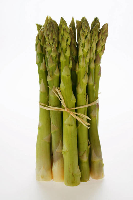 无人,竖图,俯视,室内,特写,白天,白色背景,桌面,桌子,芦笋,蔬菜,许多,阴影,新鲜,反射,木制,影子,绿芦笋,食品,很多,食物,木制品,绳子,摄影,有机食品,绿色食品,影棚,绳索,猪尾巴,药鸡豆子,石刁柏,蚂蚁杆,龙须菜,狼尾巴根,彩图,高角度拍摄,影棚拍摄,拍摄