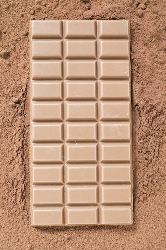 无人,竖图,俯视,室内,特写,白天,餐桌,桌子,一块,阴影,反射,粉末,影子,食品,糖,糖果,甜点,甜品,褐色,果实,种子,可可,食物,甜食,巧克力,粉,餐台,朱古力,可可粉,可可豆,粉状,粉剂,可可子,彩图,高角度拍摄