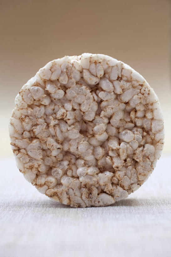 无人,竖图,俯视,室内,特写,白天,桌面,桌子,阴影,形状,节日,反射,木制,圆形,影子,年糕,文化,一个,木制品,祈祷,许愿,单个,纪念,祈求,祭祀,镜饼,形态,外形,平安,彩图,高角度拍摄,传统文化