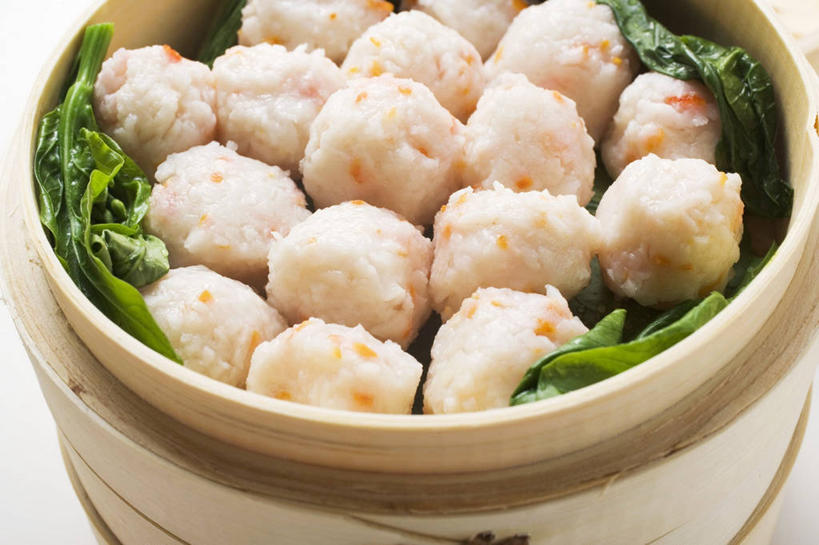蒸笼,无人,横图,俯视,室内,特写,白天,白色背景,烹饪,餐桌,桌子,蔬菜,厨具,叶子,一堆,许多,阴影,堆叠,堆积,竹制,新鲜,反射,影子,虾,料理,食品,绿叶,泰式,菜肴,美食,大虾,泰国料理,食物,一个,嫩叶,摄影,佳肴,有机食品,绿色食品,影棚,对虾,单个,餐台,堆,竹制品,笼屉,虾球,烹饪用具,斑节虾,泰菜,泰国菜,泰式料理,东方对虾,中国对虾,叶,叶片,烹调用具,烹调,彩图,高角度拍摄,影棚拍摄,拍摄