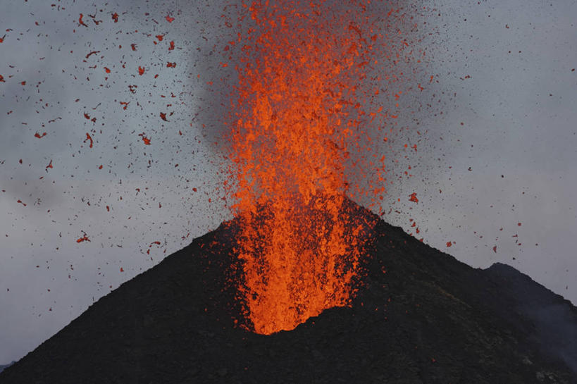 无人,横图,室外,白天,正面,旅游,度假,火山,美景,意大利,欧洲,亮光,景观,光亮,喷发,娱乐,自然,享受,休闲,景色,放松,西西里,南欧,自然风光,爆发,火山爆发,火山喷发,意大利共和国,西西里岛,暴发,地壳运动,地质现象,活火山,彩图,斯特龙博利岛,斯特龙博利火山
