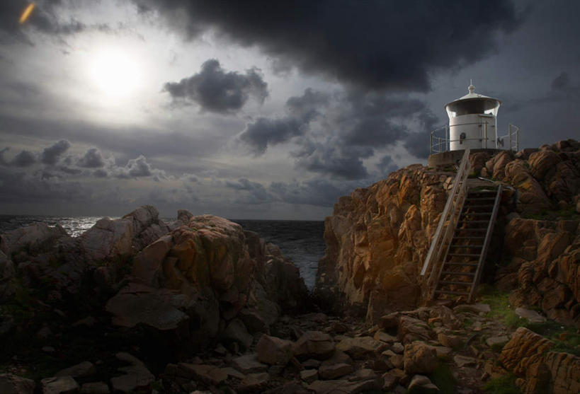 无人,攀登,横图,室外,白天,正面,海浪,海洋,石头,美景,太阳,道路,金属制品,瑞典,欧洲,一座,阴影,光线,信息,金属,石子,梯子,影子,阶梯,景观,浪花,悬崖,云,云朵,灯塔,交通,云彩,方向,天空,阳光,自然,海水,天,爬,景色,引导,指引,上升,斯堪的纳维亚,自然风光,北欧,斯堪的那维亚,斯堪的那维亚半岛,斯堪的纳维亚半岛,海景,登高,绝壁,航标,瑞典王国,大海,风浪,海,海水的波动,近岸浪,石块,岩石,涌浪,攀爬,彩图,导航