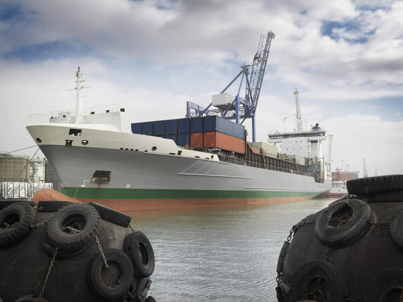 无人,码头,横图,室外,白天,正面,度假,海浪,海洋,美景,城市风光,城市,港口,船,英国,欧洲,许多,阴影,光线,影子,景观,浪花,云,云朵,很多,云彩,娱乐,英格兰,蓝色,黑色,白云,蓝天,天空,阳光,海水,轮胎,交通工具,天,享受,休闲,橡胶,景色,放松,晴朗,西欧,载具,货船,大不列颠,海景,橡胶制品,车胎,大不列颠及北爱尔兰联合王国,大不列颠联合王国,日不落英帝国,英吉利,大海,风浪,海,海水的波动,近岸浪,涌浪,晴空,彩图,摆渡口,埠头,渡口,渡头,港湾,海港,货运码头,口岸,商港,外胎,商船