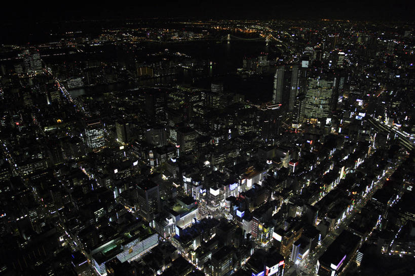 无人,家,高楼大厦,横图,俯视,航拍,室外,夜晚,度假,美景,城市风光,标志建筑,城市,大厦,地标,建筑,摩天大楼,夜景,东京,日本,亚洲,阴影,光线,影子,房屋,屋子,景观,公寓,建筑群,灯光,中央区,娱乐,建设,洋房,楼房,住宅,享受,休闲,银座,景色,放松,鸟瞰,东亚,本州,关东地方,本州岛,日本国,东京都,彩图,高角度拍摄,房子,大楼,高层建筑,高楼,摩天楼