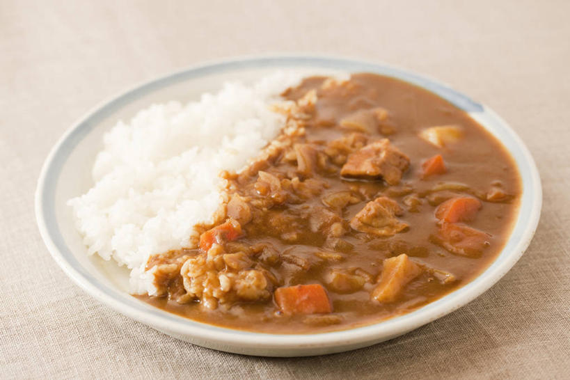 米饭,咖哩,无人,横图,俯视,室内,特写,白天,烹饪,雾,餐桌,桌子,萝卜,胡萝卜,蔬菜,餐具,阴影,沸腾,新鲜,反射,蒸汽,碟子,盘,影子,调料,肉,牛肉,料理,食品,水蒸气,饭,调味品,调味料,咖喱,菜肴,美食,肉类,食物,一个,盘子,碟,佳肴,有机食品,绿色食品,单个,餐台,五谷,黄萝卜,番萝卜,肉食,咖喱饭,蒸发,印度菜,印度料理,红萝卜,甘荀,彩图,高角度拍摄,丁香萝卜,胡芦菔金,金笋