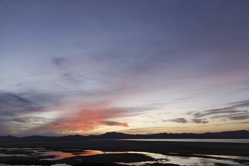 无人,横图,室外,白天,正面,旅游,度假,河流,石头,美景,日落,山,山脉,水,缅甸,亚洲,石子,河水,景观,山峰,水流,晚霞,霞光,落日,山峦,背光,娱乐,自然,黄昏,群山,享受,休闲,景色,彩霞,放松,东南亚,自然风光,逆光,缅甸联邦,伊洛瓦底江,夕照,薄暮,石块,岩石,夕阳,彩图,傍晚,斜阳
