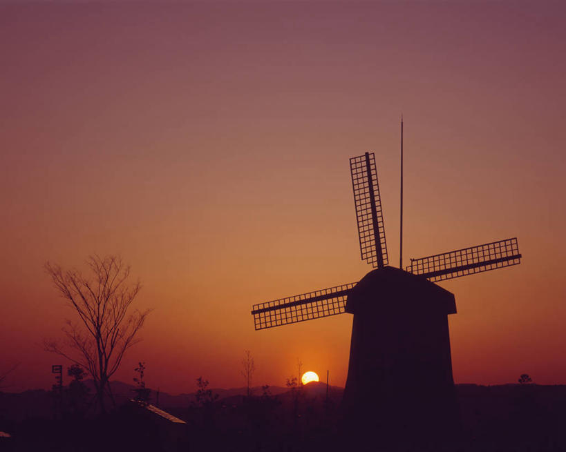 无人,横图,室外,白天,正面,旅游,度假,灌溉,草地,草坪,美景,日落,植物,风车,日本,亚洲,环保,景观,晚霞,霞光,落日,背光,娱乐,草,树,树木,一个,绿色,天空,自然,黄昏,天,享受,休闲,景色,彩霞,放松,生长,能源,单个,成长,回收,资源,浇灌,荷兰风车,自然风光,逆光,利用,低碳,东亚,循环,本州,本州岛,日本国,近畿地方,磨坊,近畿,滋贺,滋贺县,持续,夕照,薄暮,夕阳,彩图,傍晚,高岛市,斜阳