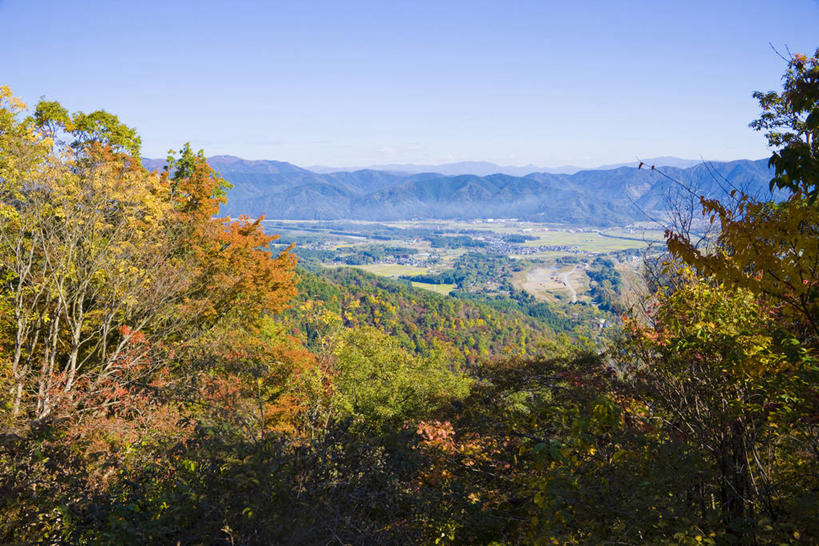 无人,横图,室外,白天,正面,旅游,度假,美景,山,山脉,树林,植物,日本,亚洲,阴影,光线,影子,景观,山峰,山峦,娱乐,树,树木,蓝色,绿色,蓝天,天空,阳光,自然,群山,天,享受,休闲,景色,放松,生长,晴朗,成长,自然风光,东亚,本州,万里无云,本州岛,日本国,近畿地方,近畿,滋贺,滋贺县,晴空,晴空万里,彩图,高岛市