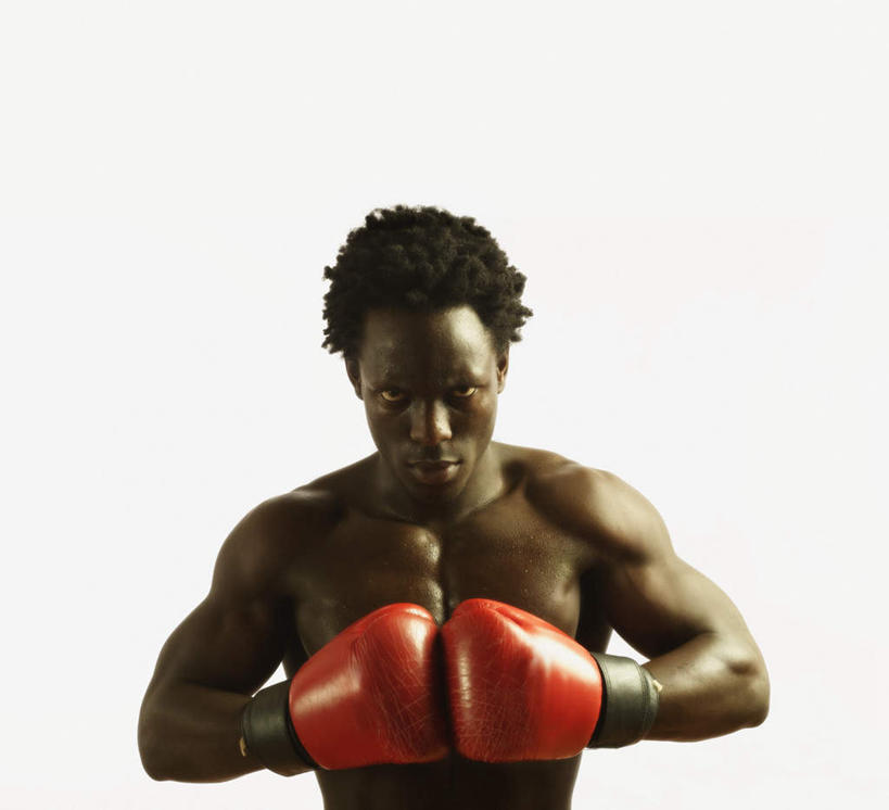 西方人,脸,头,脸颊,肌肉,头发,裸体,赤膊,一个人,拳击手,横图,室内,特写,白天,白色背景,正面,锻炼,快乐,比赛,运动,竞争,拳击,欧洲,黑人,欧洲人,仅一个男性,仅一个人,浴巾,拳击手套,娱乐,裸露,肩膀,仅一个年轻男性,黑色,手套,毛巾,休闲,摄影,影棚,赤裸,体育运动,裸,体育,男人,男性,年轻男性,头部,发型,脸部,脸蛋,面部,拳击家,拳击运动员,半身,彩图,影棚拍摄,健身,拍摄,发,短发