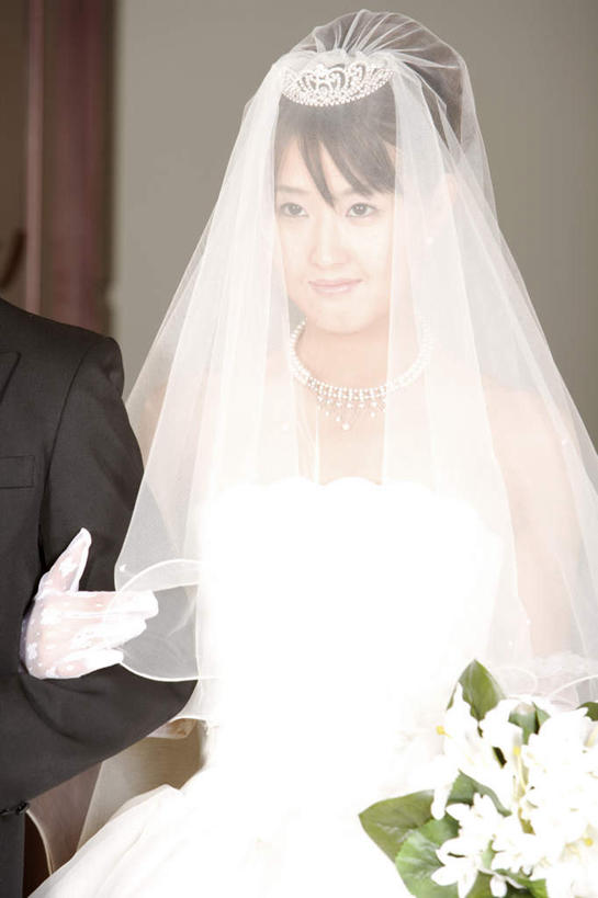 东方人,两个人,新娘,新郎,站,笑,微笑,竖图,室内,白天,正面,婚纱,西装,婚礼,快乐,皇冠,项链,亚洲,握,套装,头纱,正装,庆祝,盛开,捧花,手捧花,结婚,拿,花蕾,拿着,注视,职业装,黄种人,装饰品,花,花瓣,花朵,鲜花,白色,饰品,首饰,花束,花苞,花蕊,观察,看,站着,喜庆,握着,观看,纪念,权威,察看,高贵,关注,权力,统治,婚礼捧花,男人,男性,年轻男性,年轻女性,女人,女性,亚洲人,王冠,站立,半身,彩图,婚礼服,礼服,高兴,婚礼头纱