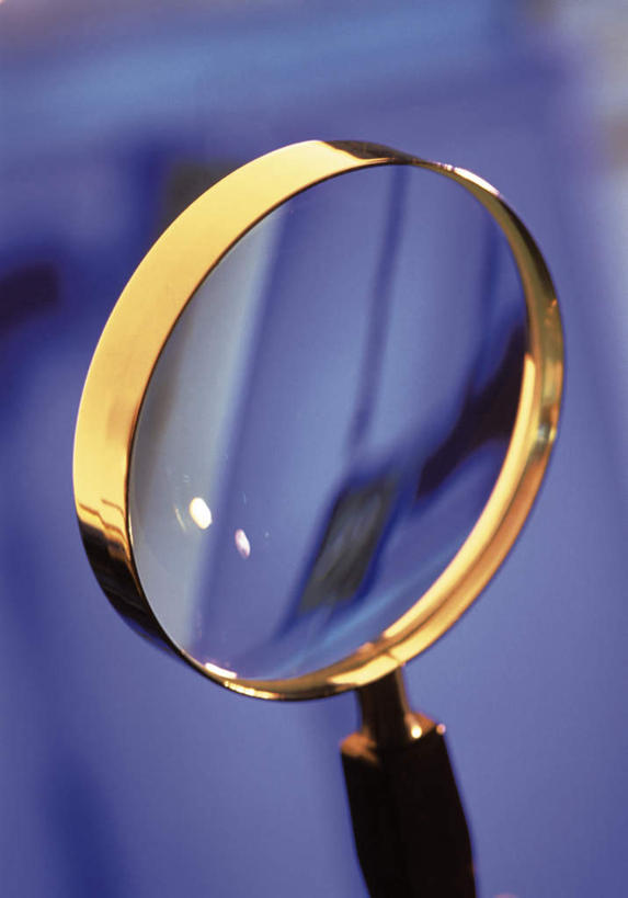 无人,竖图,室内,特写,白天,正面,仪器,静物,阴影,紫色背景,检查,朦胧,模糊,反射,分析,光线,科学,放大镜,影子,一个,观察,清晰,探索,摄影,影棚,放大,单个,观看,仔细,透镜,凸透镜,聚焦,关注,光学,清楚,彩图,影棚拍摄,拍摄