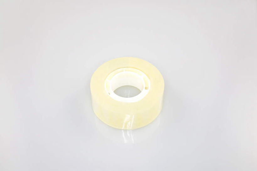 无人,横图,俯视,室内,特写,白天,桌面,桌子,静物,一卷,阴影,灰色背景,光线,木制,影子,办公用品,文具,木制品,摄影,影棚,办公设备,文具用品,胶布,透明胶,文化工具,黏胶,彩图,高角度拍摄,影棚拍摄,拍摄