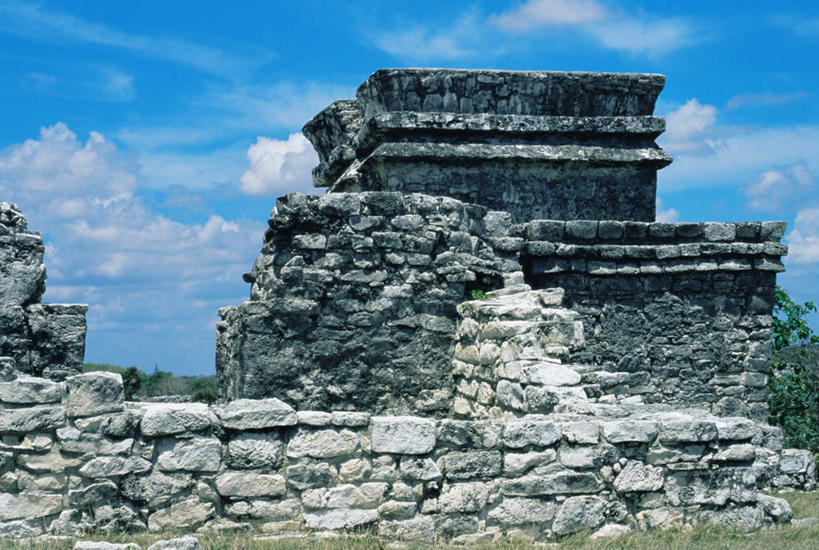 无人,寺庙,横图,室外,白天,正面,旅游,度假,石头,名胜古迹,标志建筑,城市,地标,建筑,欧洲,俄罗斯,亚洲,节日,遗迹,石子,墙,云,云朵,燃烧,云彩,古迹,文化,文物,娱乐,建设,古建筑,遗址,墙壁,墙面,蓝色,白云,蓝天,天空,香火,庙宇,天,祈祷,享受,休闲,健康,旅游胜地,放松,许愿,宗教,信仰,晴朗,纪念,祈求,西伯利亚,古文明,图伦,俄联邦,俄罗斯联邦,陈迹,伊尔库茨克,伊尔库茨克州,东西伯利亚,平安,石块,岩石,晴空,彩图,庙,寺