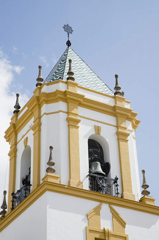 无人,教堂,竖图,室外,特写,白天,仰视,旅游,度假,标志建筑,地标,建筑,西班牙,欧洲,节日,装饰,光线,影子,墙,屋顶,云,云朵,云彩,顶棚,文化,娱乐,建设,安达卢西亚,墙壁,墙面,蓝色,白云,蓝天,天空,阳光,天,祈祷,享受,休闲,健康,旅游胜地,放松,许愿,宗教,信仰,晴朗,纪念,华丽,修饰,祈求,点缀,南欧,安达鲁西亚,隆达,信念,西班牙王国,衬托,美观,雅致,雅观,安达卢西亚自治区,平安,晴空,彩图,低角度拍摄,大教堂,礼拜堂