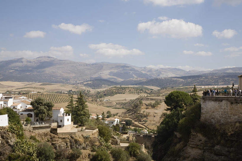 无人,家,横图,室外,白天,正面,旅游,度假,草地,草坪,美景,山,山脉,植物,西班牙,欧洲,阴影,光线,影子,房屋,屋子,景观,山峰,云,云朵,山峦,云彩,娱乐,楼房,安达卢西亚,住宅,草,树,树木,蓝色,绿色,白云,蓝天,天空,阳光,自然,群山,天,享受,休闲,景色,放松,生长,晴朗,成长,南欧,自然风光,安达鲁西亚,隆达,西班牙王国,安达卢西亚自治区,晴空,彩图,房子