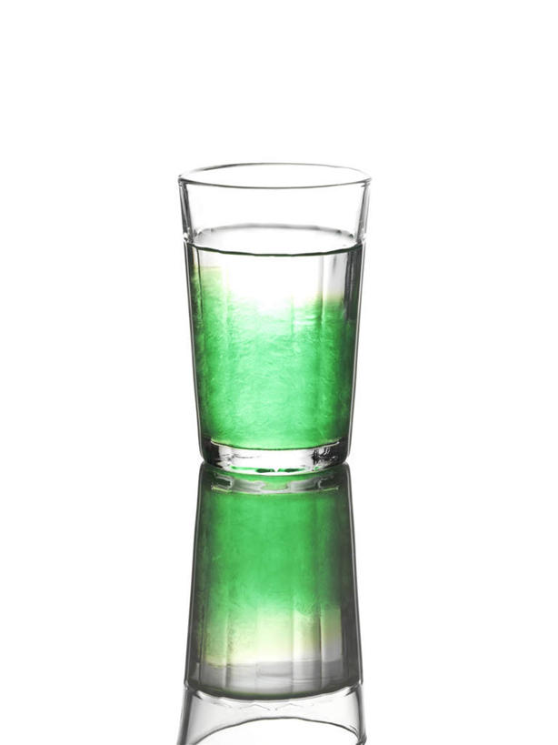 果汁,无人,竖图,室内,特写,白天,白色背景,正面,杯子,阴影,反射,影子,饮品,一杯,玻璃制品,饮料,一个,水杯,摄影,影棚,单个,可口,适口,玻璃杯,彩图,影棚拍摄,拍摄