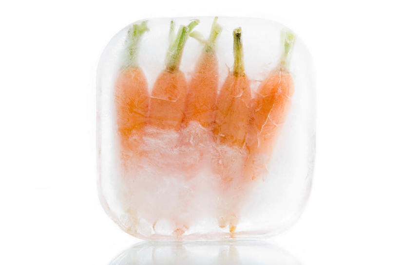 无人,横图,室内,特写,白天,白色背景,正面,萝卜,胡萝卜,蔬菜,一排,阴影,新鲜,整齐,反射,影子,冰,冰块,食品,五根,冷冻,食物,排列,一个,寒冷,摄影,有机食品,绿色食品,影棚,冷藏,单个,冰冷,队列,保鲜,红萝卜,甘荀,彩图,影棚拍摄,拍摄