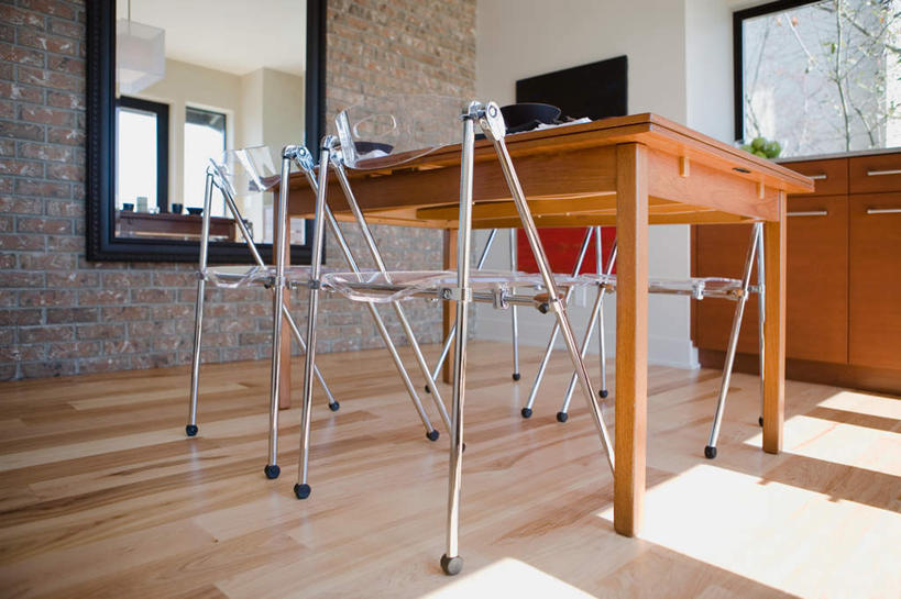 无人,家,客厅,横图,室内,白天,仰视,别墅,餐桌,地板,家具,镜子,装修,桌子,建筑,椅子,欧式,一面,阴影,朦胧,模糊,装饰,反射,影子,塑料,房屋,墙,屋子,公寓,地面,豪华,建设,现代,装潢,洋房,楼房,木地板,墙壁,墙面,住宅,排列,灰色,塑料制品,室内装潢,四个,餐台,样板房,明亮,镜像,起居室,舒适,家居装潢,镜面,房屋设计,地中海风格,古典风格,简约风格,室内设计,宽敞,样板房装潢,摆列,客堂,设计,彩图,低角度拍摄,房子,布列,分列